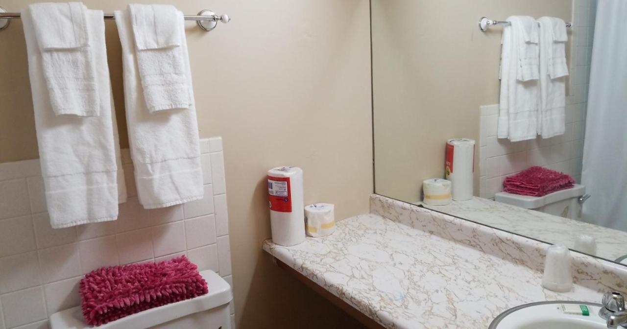 Pittsfield Motor Inn Dış mekan fotoğraf