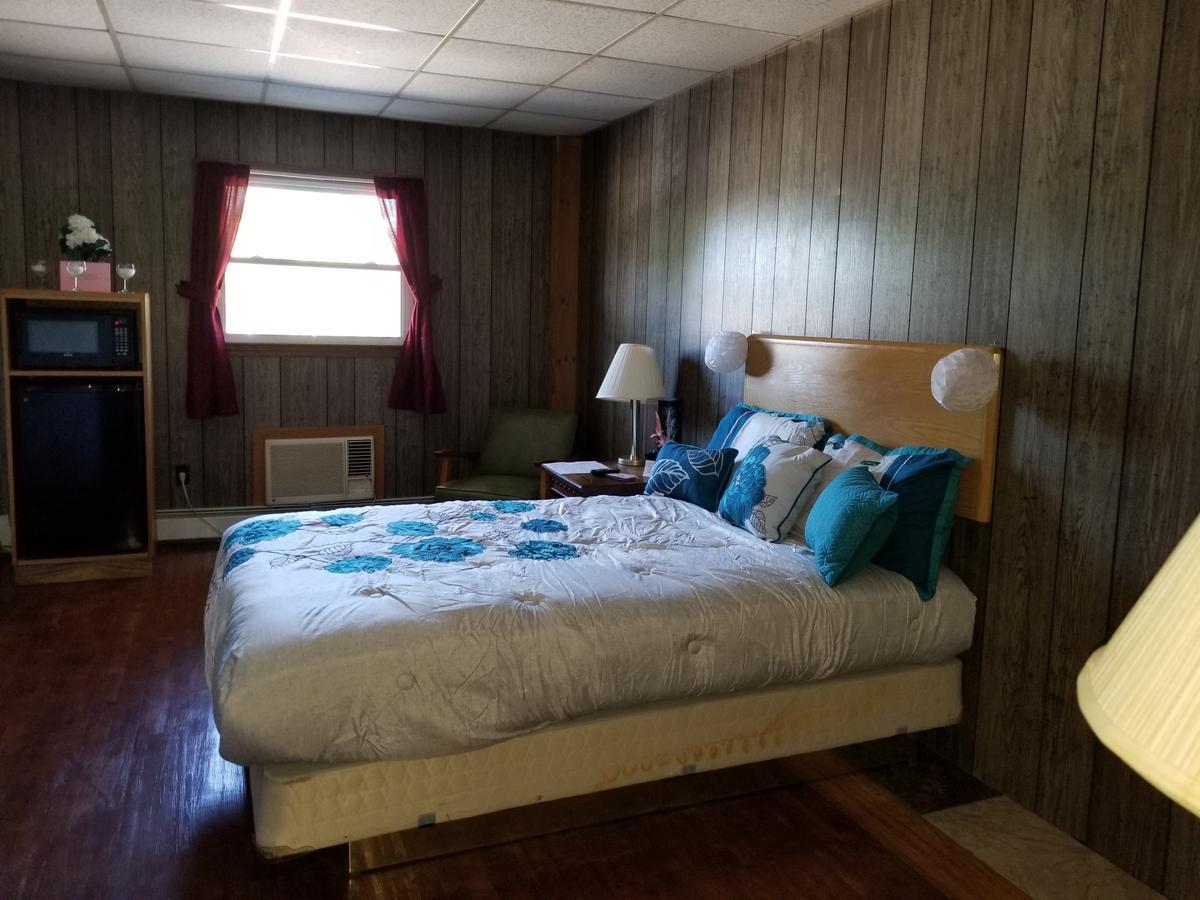 Pittsfield Motor Inn Dış mekan fotoğraf