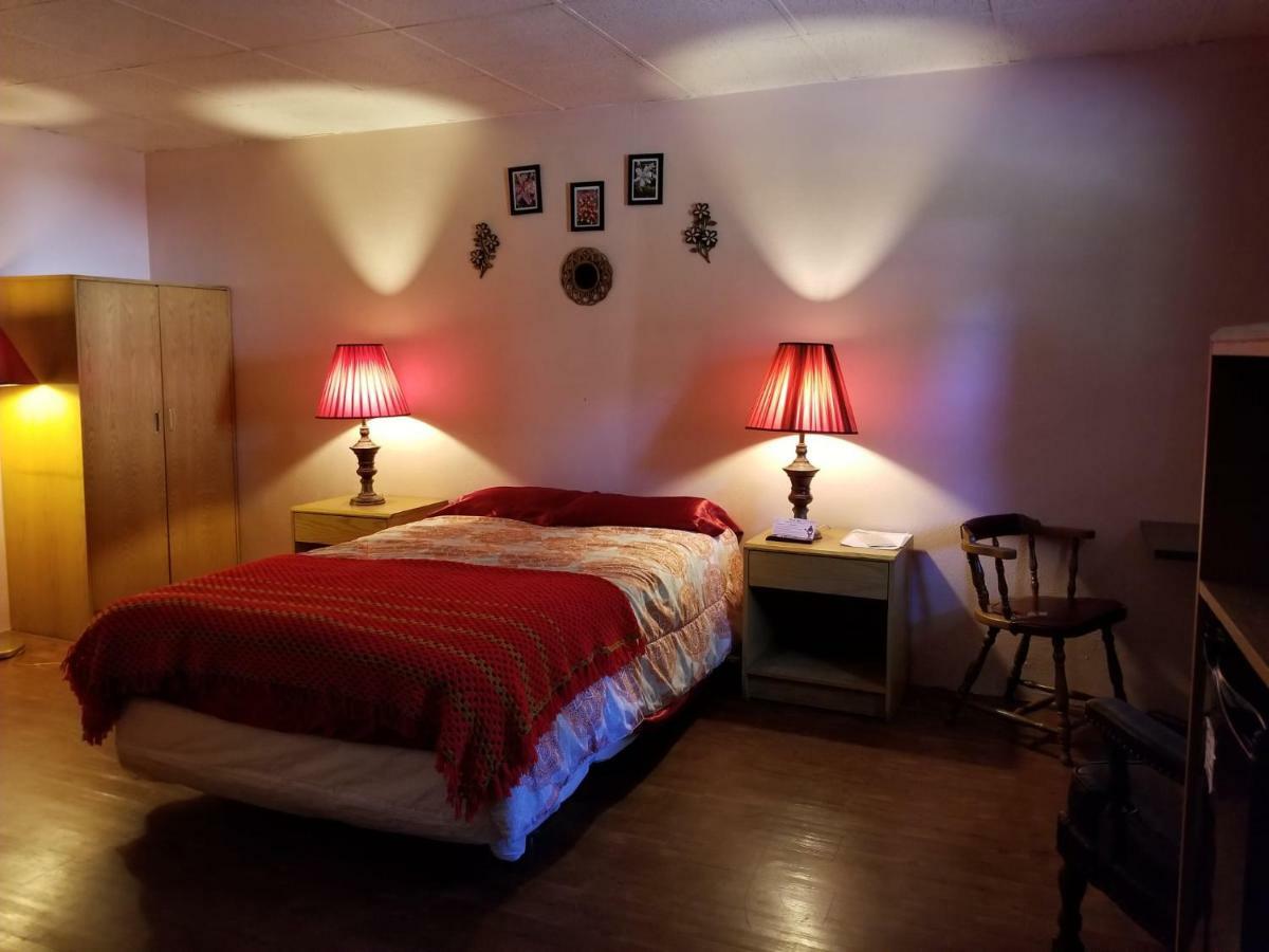 Pittsfield Motor Inn Dış mekan fotoğraf