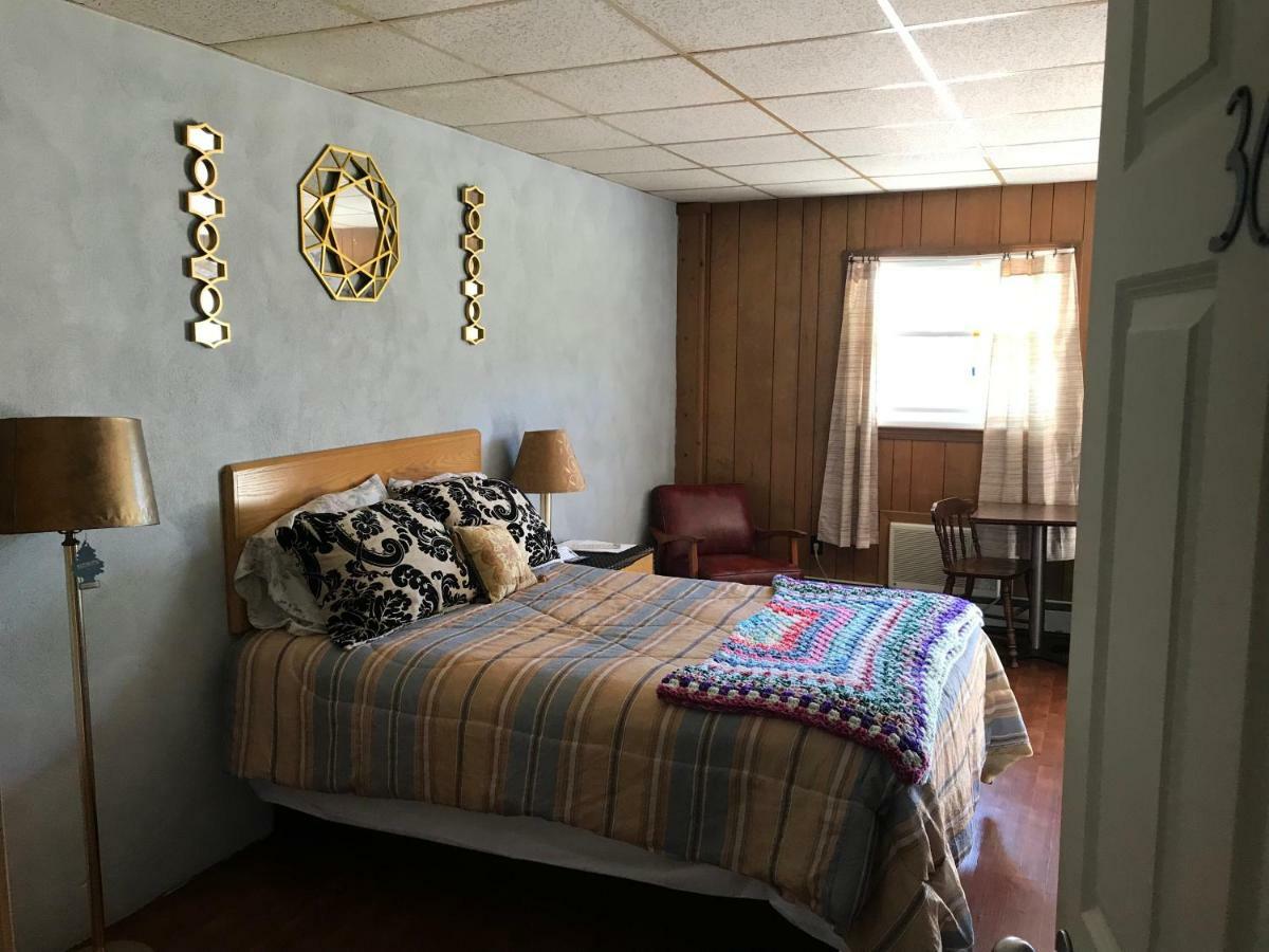 Pittsfield Motor Inn Dış mekan fotoğraf